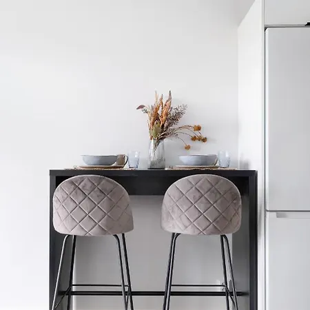 Serviced Lansivayla By Uhanda * Espoo