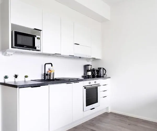 Serviced Lansivayla By Uhanda Lägenhetshotell Esbo